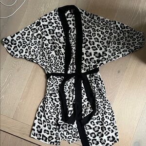 Victorias Secret Short Sleeve Kimono